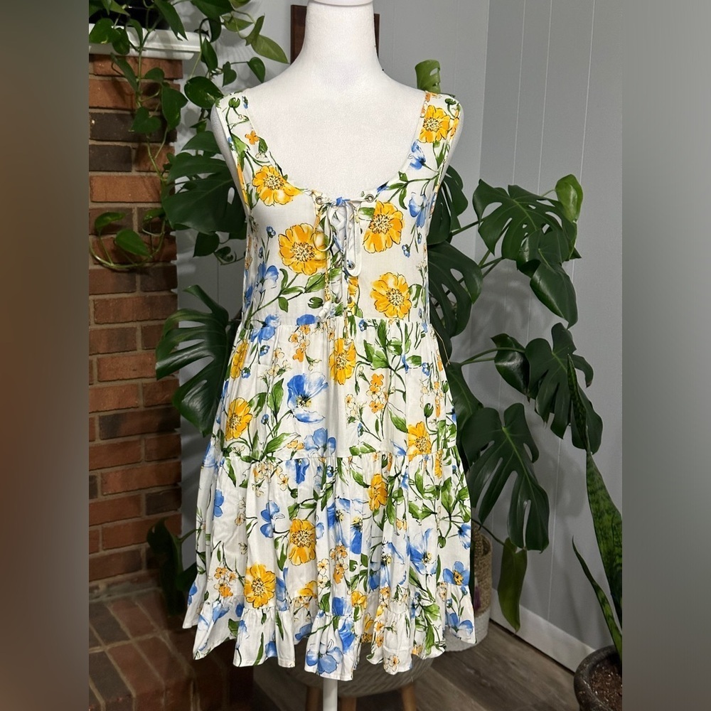 🛍️alter”d state floral sleeveless dress with tie chest Size S excellent